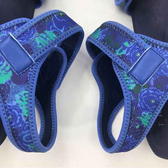 TRAQ by Alegria Blue Knit Back Strap Sport Sandals in Baby Bloomer - Picture 11 of 16